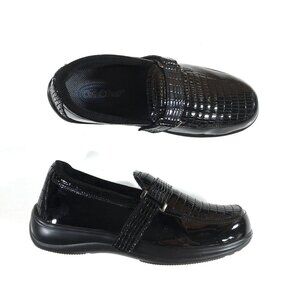 OrthoFeet Women's Black Loafers